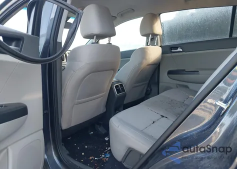 2019 Kia Sportage Lx z USA, uszkodzony, nr VIN KNDPMCAC8K7550912